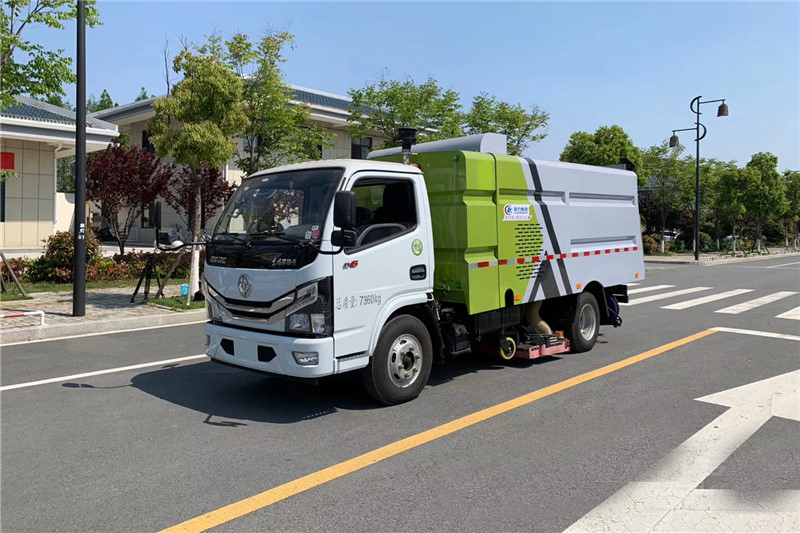 東風小多利卡吸塵車