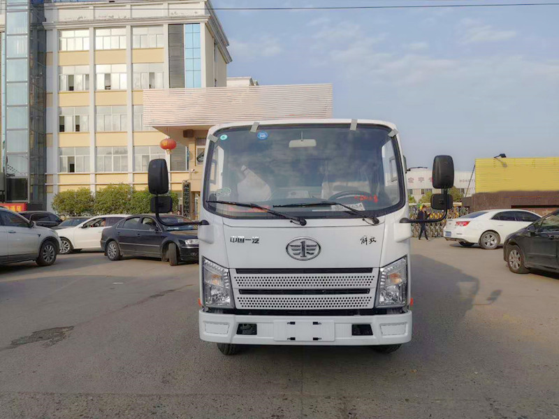 解放虎V掃路車